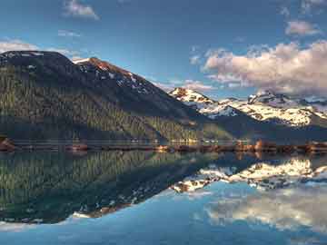 世界最大冰山在英國附近淺水區(qū)擱淺